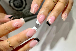 Nails & Lounge